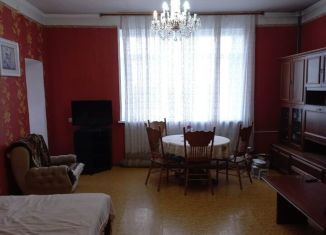 Сдаю в аренду 3-ком. квартиру, 78 м2, Абакан, улица Карла Маркса, 16