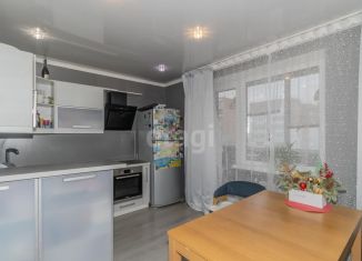 Продается 2-комнатная квартира, 65.1 м2, Челябинская область, улица Братьев Кашириных, 87А