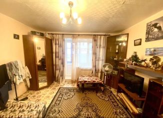 Продается 2-комнатная квартира, 54.8 м2, Бокситогорск, улица Металлургов, 2