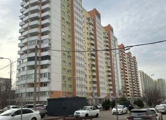 Продажа трехкомнатной квартиры, 77.3 м2, Краснодарский край, улица Академика Лукьяненко, 18