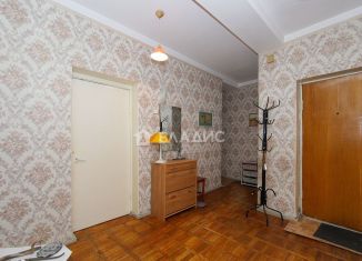 Продается четырехкомнатная квартира, 102 м2, Калининградская область, улица Сержанта Колоскова, 17