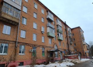 Продается 2-комнатная квартира, 57 м2, Алексин, улица Героев Алексинцев, 5