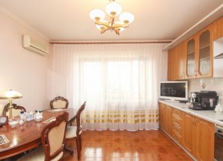 Продается трехкомнатная квартира, 145.1 м2, Тюменская область, Минская улица, 45
