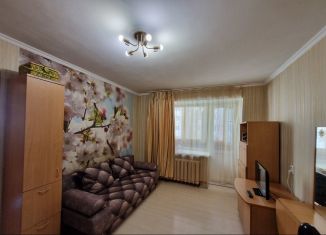 Продается трехкомнатная квартира, 52 м2, Екатеринбург, Шефская улица, 93к2, метро Проспект Космонавтов