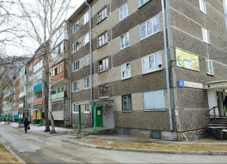 Продается двухкомнатная квартира, 42 м2, поселок городского типа Черемушки, посёлок городского типа Черёмушки, 20