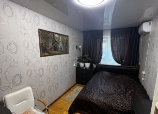 Продаю 2-комнатную квартиру, 43.8 м2, Краснодар, улица Яна Полуяна, 30