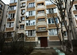 Продается 1-комнатная квартира, 34 м2, Астрахань, улица 11-й Красной Армии, 2к1, Кировский район