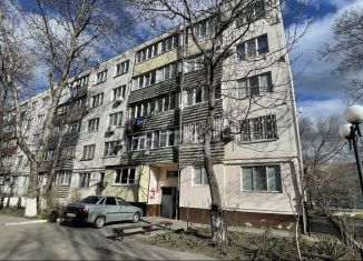 Продаю двухкомнатную квартиру, 53.2 м2, Черкесск, улица Лободина, 61