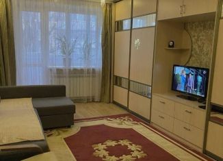 Продаю 2-комнатную квартиру, 54 м2, Батайск, улица Луначарского, 188А