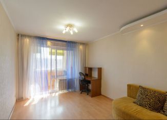 Продается 1-комнатная квартира, 40 м2, Ростовская область, улица Думенко, 11Б