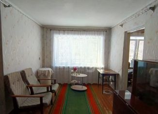 Продаю двухкомнатную квартиру, 43 м2, Кемеровская область, Топкинская улица, 14