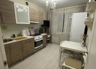 Сдается в аренду 1-комнатная квартира, 40 м2, Самарская область, улица Полякова, 28А