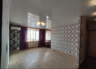 3-комнатная квартира на продажу, 61.6 м2, Екатеринбург, улица Испанских Рабочих, 28, метро Динамо