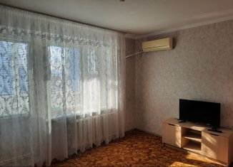 Сдается в аренду 3-комнатная квартира, 63 м2, Краснодар, Алма-Атинская улица, 148