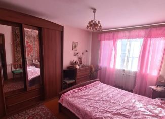 Продается трехкомнатная квартира, 63 м2, Волгоградская область, улица Кирова, 145