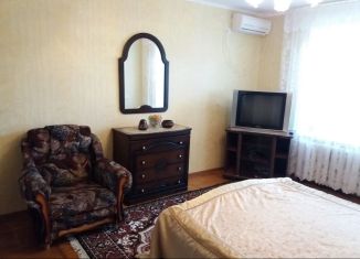 Сдаю 1-комнатную квартиру, 34 м2, Ейск, улица Сергея Романа, 98