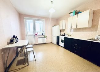 Продажа 3-ком. квартиры, 81.5 м2, Татарстан, улица Айрата Арсланова, 8