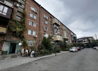 Продам многокомнатную квартиру, 300 м2, Дагестан, улица Комарова, 7