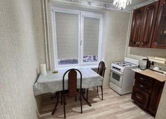 Сдаю двухкомнатную квартиру, 57 м2, Грозный, улица Грибоедова, 75