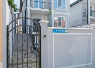 Продаю коттедж, 240 м2, Геленджик, улица Рыбникова, 26А