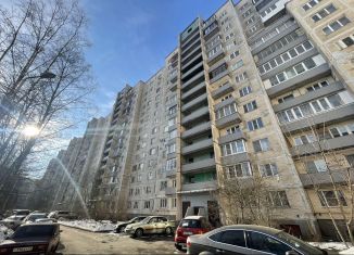 Продается 3-комнатная квартира, 71.9 м2, Санкт-Петербург, улица Ивана Фомина, метро Проспект Просвещения