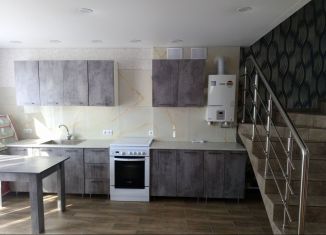 Сдается в аренду дом, 100 м2, Усть-Лабинск, улица Гагарина