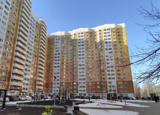 Продам 3-ком. квартиру, 16 м2, Москва, Синявинская улица, 11к5, САО