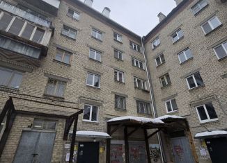 Продам 2-ком. квартиру, 43 м2, Свердловская область, улица Победы, 22