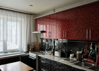 Продам 3-комнатную квартиру, 63 м2, Омск, 4-я Новостроевская улица, 3