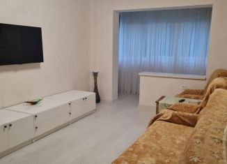 Сдается в аренду 2-ком. квартира, 60 м2, Ялта, улица Кривошты, 19