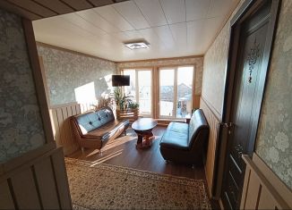 Сдам дом, 100 м2, рабочий поселок Листвянка, улица Чапаева, 8