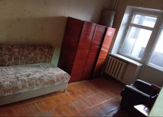 Сдается трехкомнатная квартира, 70 м2, Иркутск, улица Сурикова, 26