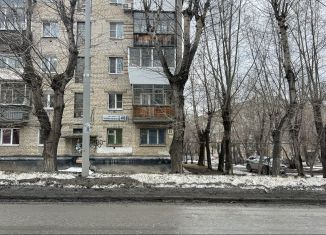 Продам 1-комнатную квартиру, 30 м2, Екатеринбург, улица Черняховского, 48, метро Ботаническая