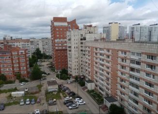 Сдается трехкомнатная квартира, 65 м2, Пермский край, улица Николая Островского, 55