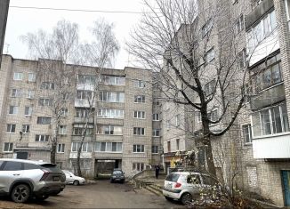 3-ком. квартира на продажу, 52 м2, Смоленск, микрорайон Южный, 35