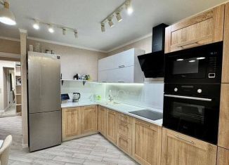 Продам 3-комнатную квартиру, 73 м2, Татарстан, улица Александра Курынова, 6к2