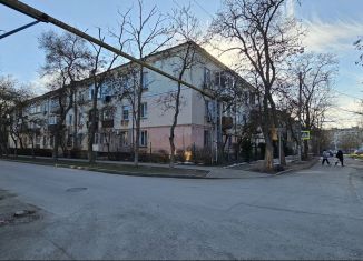 Продается двухкомнатная квартира, 50 м2, Керчь, улица Голощапова, 13/5