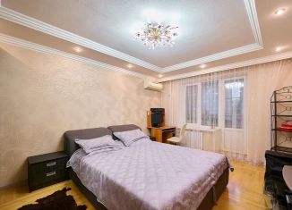 Продается трехкомнатная квартира, 90 м2, Краснодарский край, улица Трудовой Славы, 1