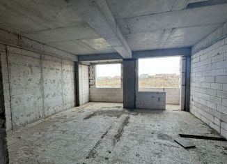 Продается 1-комнатная квартира, 45 м2, Махачкала, улица Буганова, 21