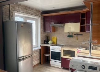 Продается 2-ком. квартира, 45 м2, Усолье-Сибирское, улица Стопани, 87