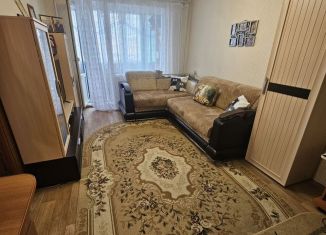 Продам 2-ком. квартиру, 49 м2, Тобольск, 6-й микрорайон, 17А