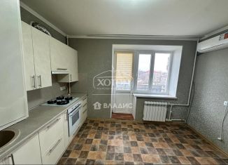 Продам трехкомнатную квартиру, 70 м2, Элиста, улица Лермонтова, 14