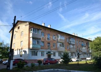 Продам 3-ком. квартиру, 55.6 м2, Артём, улица Фрунзе, 40