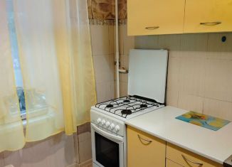 Сдается двухкомнатная квартира, 48 м2, Москва, Керченская улица, 11к2, метро Каховская