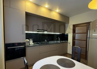 Сдается 4-ком. квартира, 97 м2, Свердловская область, улица Исакова, 20