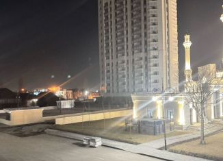 Продается 4-комнатная квартира, 98 м2, Грозный, проспект Ахмат-Хаджи Абдулхамидовича Кадырова, 136, Байсангуровский район