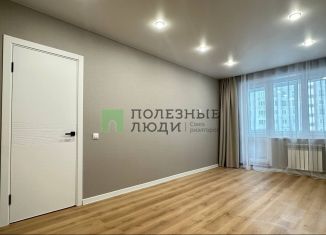 Продам 2-ком. квартиру, 49.4 м2, Киров, Солнечная улица, 31к2