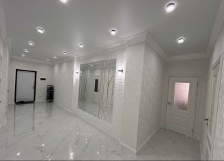 Продам 4-ком. квартиру, 110 м2, Грозный, улица Сайханова, 133, Байсангуровский район