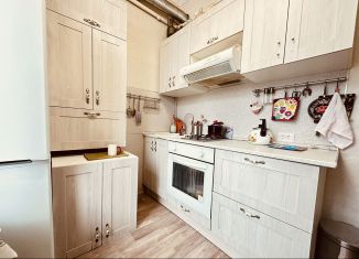 Продам 1-ком. квартиру, 40.1 м2, Новомосковск, Коммунистическая улица, 8