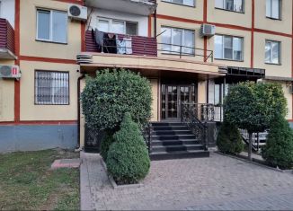 Продам помещение свободного назначения, 70 м2, Грозный, улица Хамзата У. Орзамиева, 17, Шейх-Мансуровский район